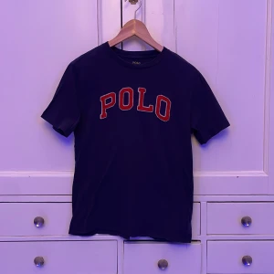 Polo ralph lauren t shirt - Använt skick, barnstorlek 160 (14-16).  