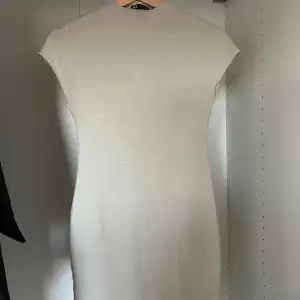 Stickad klänning från zara
