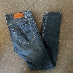 Tiger of Sweden Jeans - Riktigt snygga Tiger of Sweden jeans i riktigt bra skick:(9/10). De är sparsamt använda och nypris är ca 1800 kr. Snygga nu till vår och sommar. Passar storlek 30/32.  Skriv för frågor! //Carl