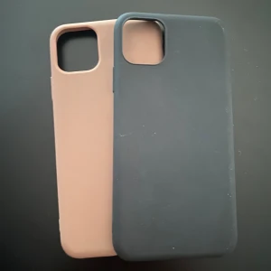 Beiget och svart mobilskal - iPhone 11 PRO Max  20kr/styck