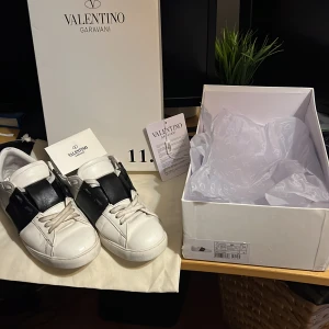 Rigtigt snygga Valentino Opens  - Skulle säga 6/10 eller 7/10. Iallafall väldigt snygga får många komplimanger 