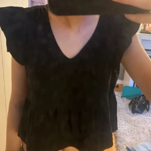 sommar topp  - en jättefin sommar top i storlek xs. inga defekter 