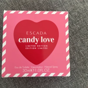 Escada Candy love parfym  - 30 ml ny luktar jätte gott en riktig sommar doft 🌸