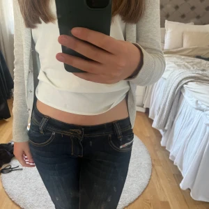 Diesel jeans - Säljer nu dessa lågmidjade jeans från diesel då det ej kommer till användning längre. Är lite osäker på storleken men passar mig som har Xs/S. 450kr