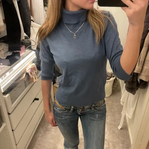 Tröja  - Cool blå tröja med trekvartsärm