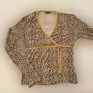 Leopard tröja - Fin och skön tröja💕