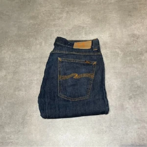 Nudie jeans - Ett par snygga nudie jeans i storlek 32/32