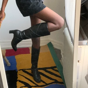 Boots med klack❤️ - Skitsnygga till både kjol och jeans men tyvärr inte min stil❤️