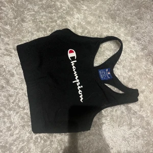 Champions top - Storlek S, använd fåtal gånger. Pris kan diskuteras vid snabb affär 