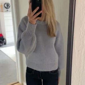 Stickad tröja - Jättefina ljusblå stickad tröja från H&M. 💗 Wool/alpaca 