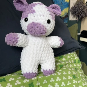 Virkat  - Jag tar beställningar på lite vad som helst som går att virka. Skriv vad du vill ha så kommer vi fram till ett pris! Kan vara gosedjur, mössor, torgvantar eller väskor. Eller vad som helt annars!  *använd inte köp nu*