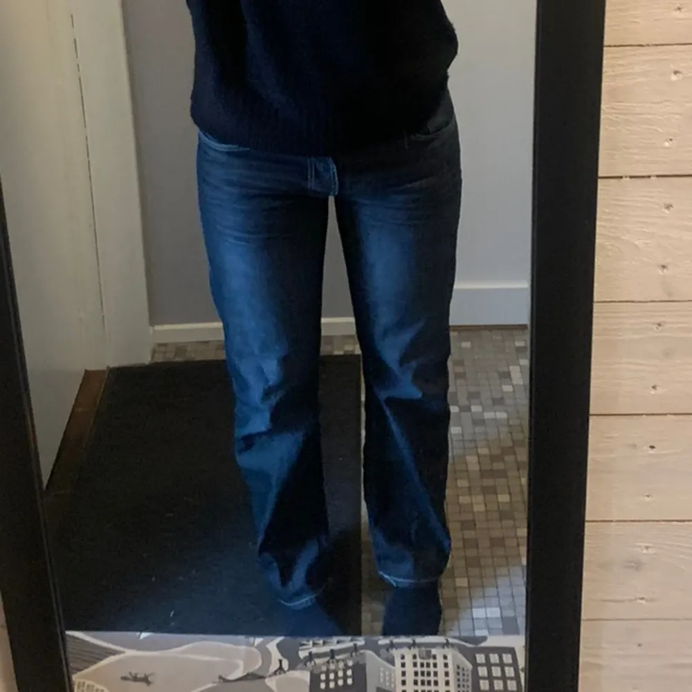 feta low waist nudie jeans utan hål eller märken 🙌. Jeans & Byxor.