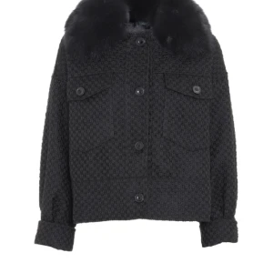 Meotine jacka  - En jätte fin kappa som man kan ha till våren/hösten och även vintern beroende på hur tunnkläd du är . Säljer pga att jag köpt så mycket jackor på sistone så komer ej  till användning. Nypris 3500 säljer för 1000 . Storlek xs-s pris kan diskuteras  