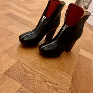 ACNE boots  - Acne boots in a great condition on a platform and hill. 