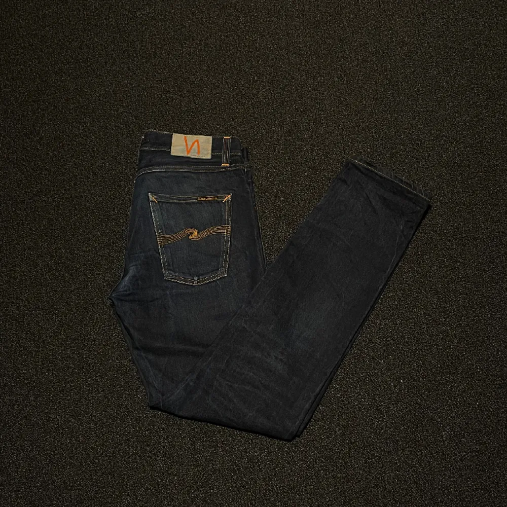 | Nudie jeans | Storlek: 31 | Skick: 8/10 | Nypris: Ca 1600kr | Vårt pris: 499kr |. Jeans & Byxor.