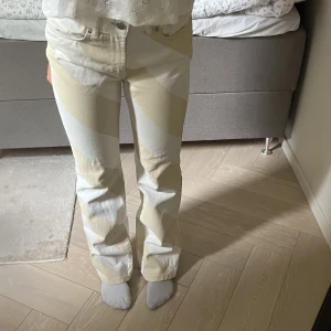 Coola jeans - Asballa jeans från hm studios !! Aldrig använda 💛💛