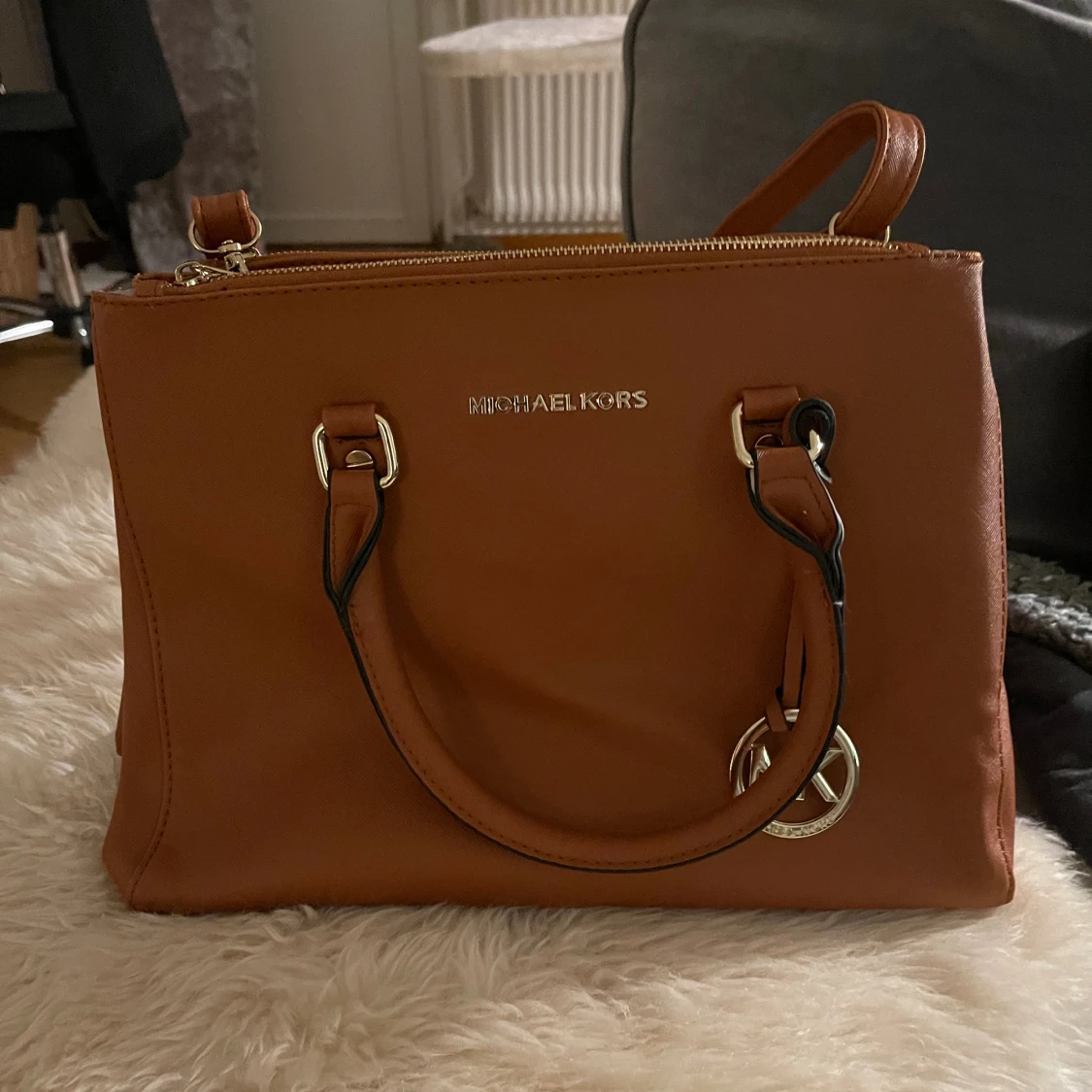 Michael Kors-liknande axelremsväska - 90