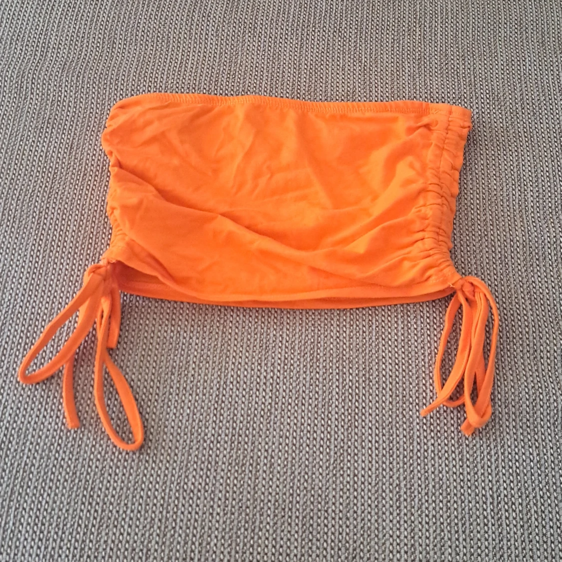 Orange tubtopp