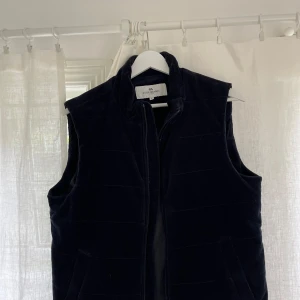 Manchester väst - Size M, varsamt använd 