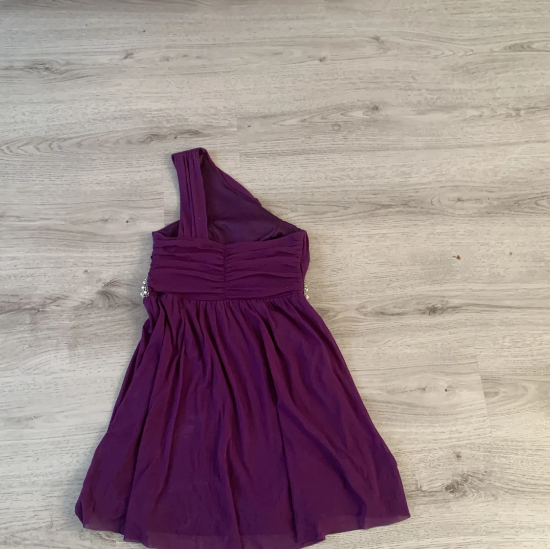 Off-shoulder klänning - 91