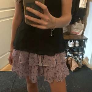 Blommig kjol - Söt blommig kjol från JDY 💞