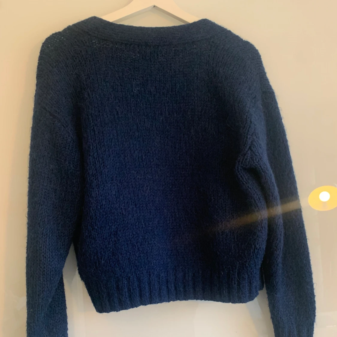 Mörkblå kofta från Weekday  - 90