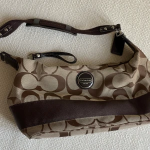 Väska - Jättefin väska ifrån COACH 