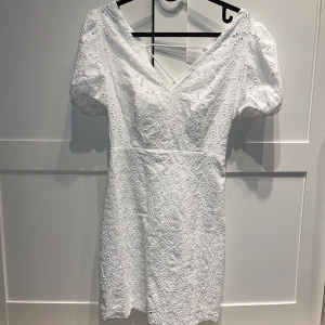 Klänning Mango - Klänning från mango, prislappen kvar endast testad