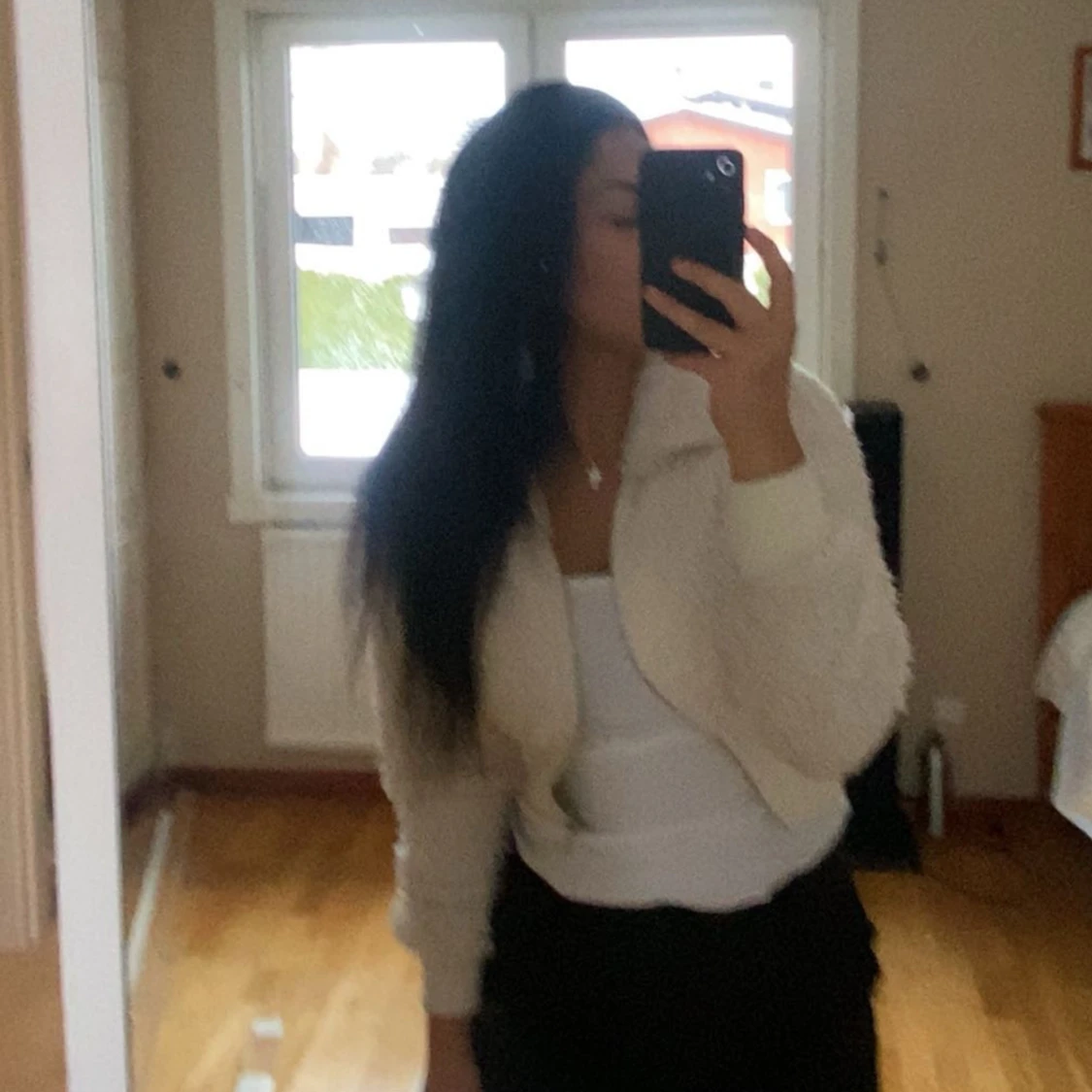 Vit pälsig kofta - 91