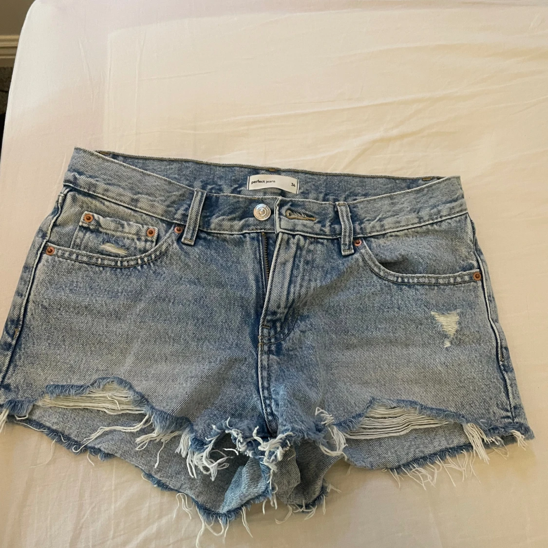 Lågmidjade jeansshorts 