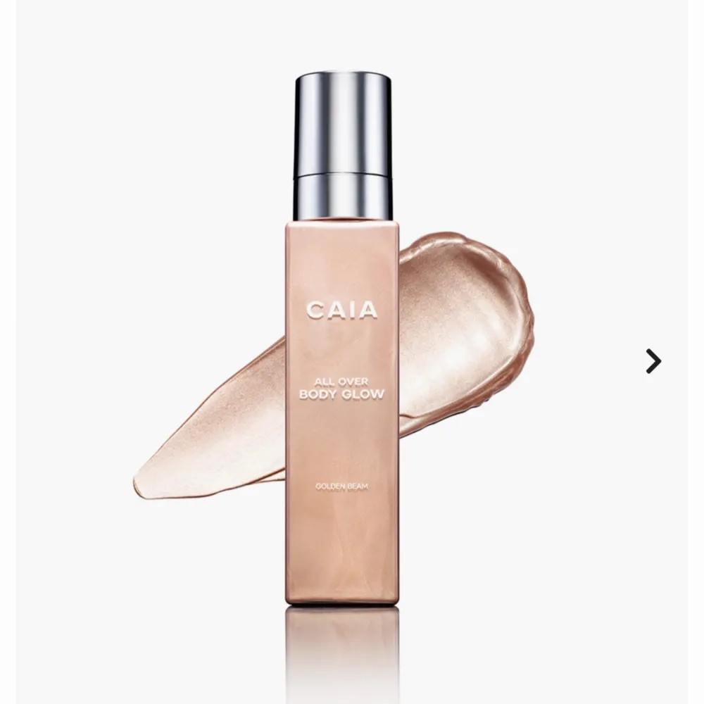 Säljer en helt oanvänd Body Glow i färgen Golden Beam. Det är alltså 100% kvar i den. Den kommer inte till användning därav säljer jag. Har tyvärr ingen förpackning kvar, utan endast flaskan, men packar den väl Nypris: 495kr Mitt pris: 395. Skönhet.