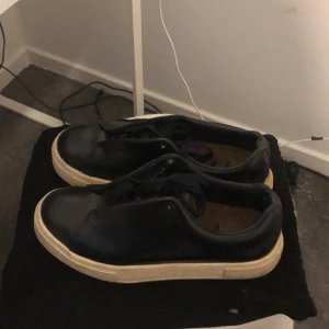 Eytys i storlek 40. Säljer pågrund av att de inte kommer till användning längre. - Eytys i bra skick. 