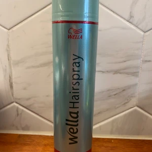 Wella hårspray - Hårspray från Wella. Strong hold, 400ml. Endast provad.