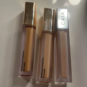 Smink/consealer - Säljer då jag ej använder nå mer. Säljer dem för 50kr och Caia consealer för 140kr då den är använd 1-2 gånger (Såld), pris kan diskuteras💞