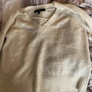 Stickad tröja - Fin Begie tröja ifrån vero moda