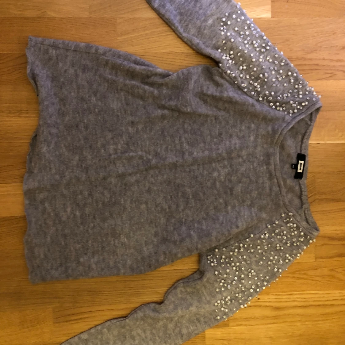 Fin tröja med pärlor 