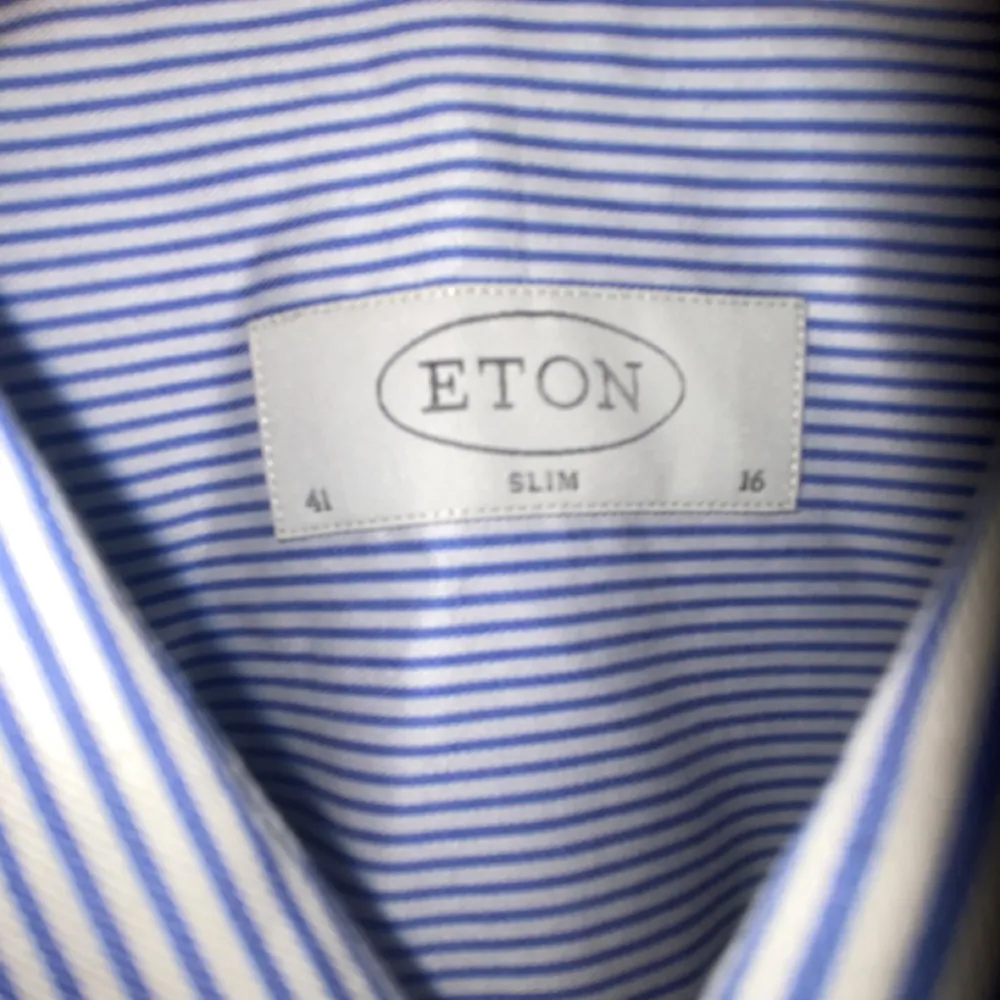 Säljer denna riktigt stilrena skjorta från Eton som är i nyskick. Nypris 1700. Skriv vid frågor . Skjortor.