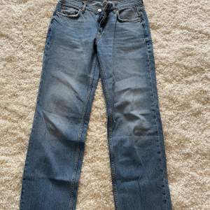 Jeans från Gina Tricot i blå. Säljer då dom är lite stora på mig, inte kommit till så mycket användning. 