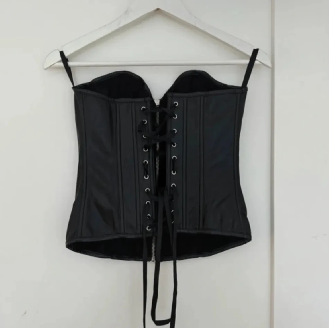Skinn korsett  - 91