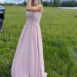 Klänning  - Intresse koll på denna fina balklänning❤️