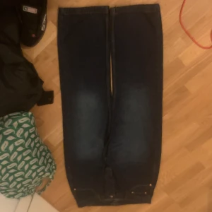 Roca wear - 86cm midja 50cm benöppning skriv gärna om frågor pris kan ändras på snabbaffär 