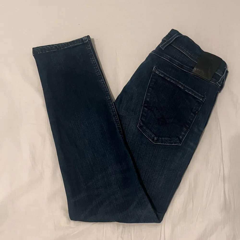 Superfint skick utan skador Nypris 1699kr Köp för endast 549kr. Jeans & Byxor.