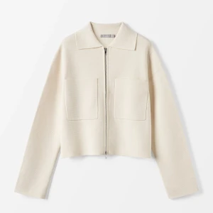 Cardigan  - Säljer denna super fina cardigan från Åhléns. Då den tyvärr inte kommer till användning längre. Passar perfekt nu till våren🌸🌸