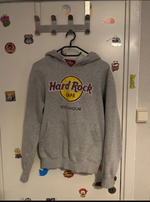 hard rock cafe hoodie  - nice material och passform 