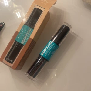Nyx wonder stick - Ett sprillans nytt nyx wonder stick. Har aldrig andvänt för jag har två andra som jag gillar mer. Det är en contore i färgen universel light WAR02. Orginalpriset är 199kr. 