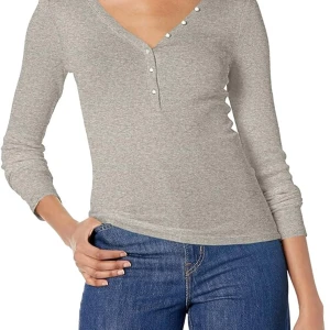 Guess tröja - Storlek s i bra skick 