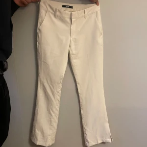 Kostymbyxor slits - Bikbok kostymbyxor med slits