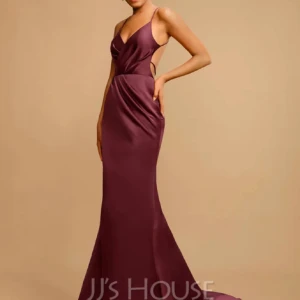 Balklänning  - Jätte fin balklänning/ festklänning från JJ house❤️klänningen är typ helt ny har endast använt den en gång ❤️passar jätte bra till balen, skriv om ni är intresserade eller för fler bilder  (pris kan diskuteras) 