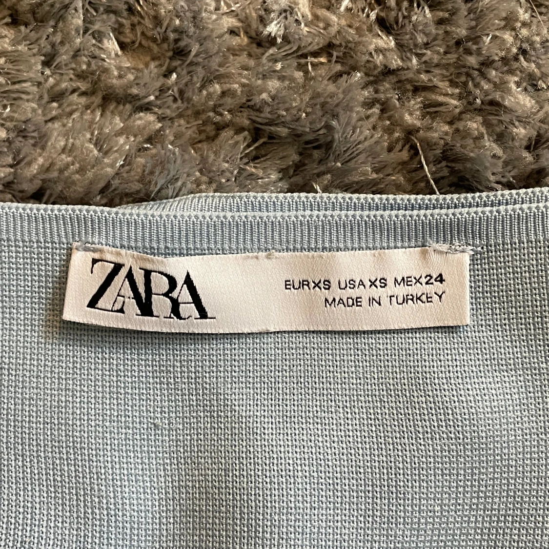 Ljusblå zara tröja - 93