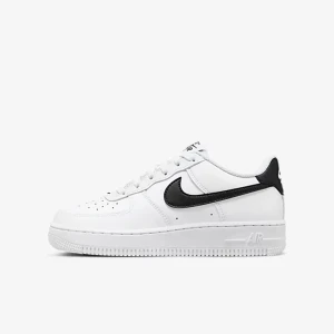Nike Air Force 1 - Tröttnat på dem. Är i bra skick 🤩